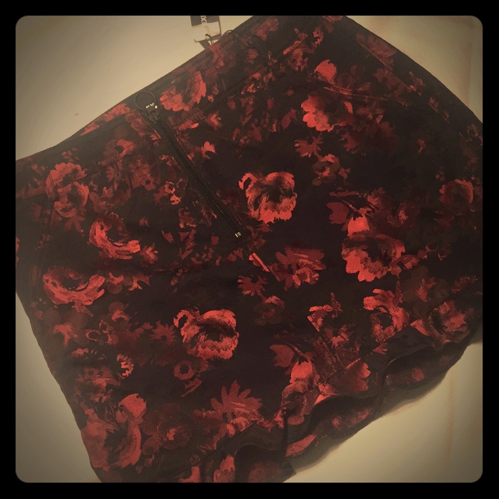 NWT Express mini skirt with a ruffle hem